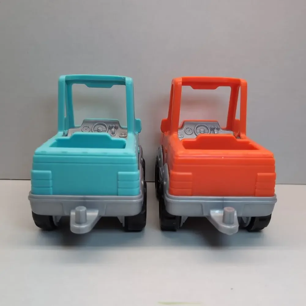 Lot of 2 Fisher Price Little People Help a Friend Pick‎ Up Truck 2017 Mattel